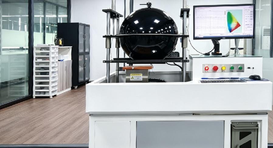 Laboratory test bench with measurement instruments